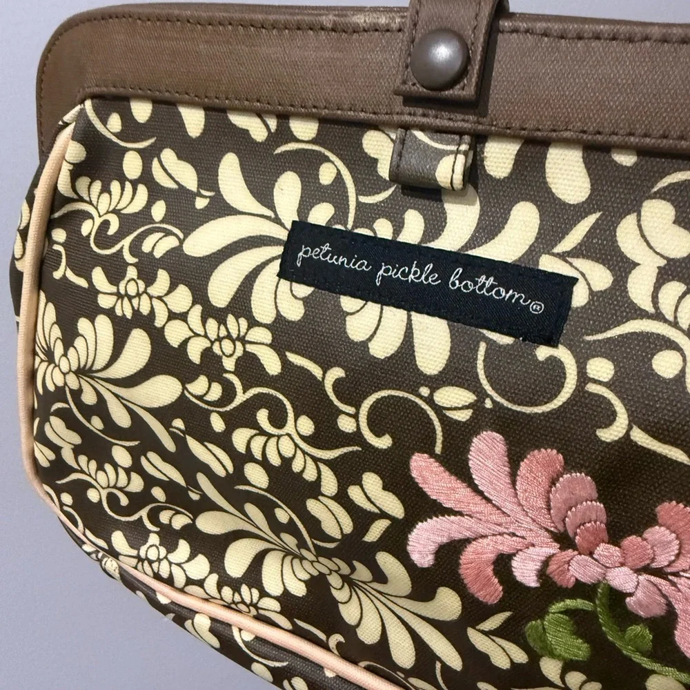 Petunia Pickle Bottom‎ Floral Pink And Brown Cross Town Clutch Wristlet & Pad G